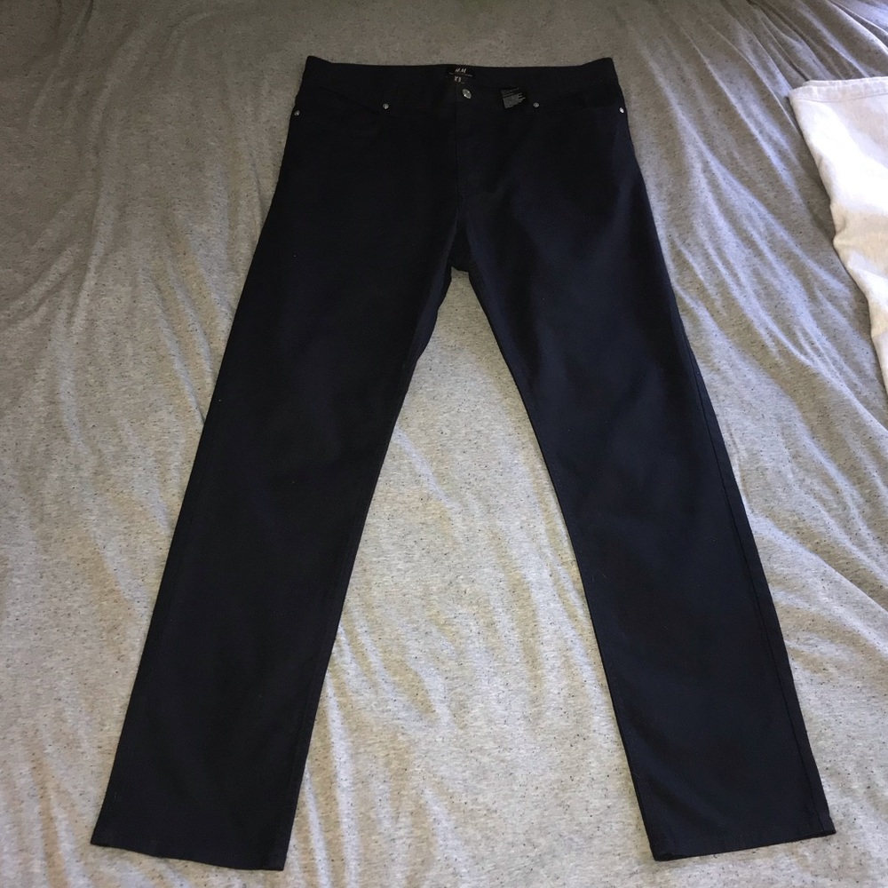 Men’s slim chino pants